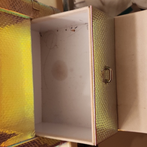 Makeup Boxes - Picture 4 of 4